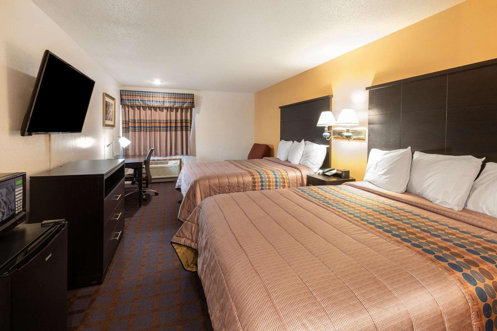 Rodeway Inn Red Oak Bagian luar foto
