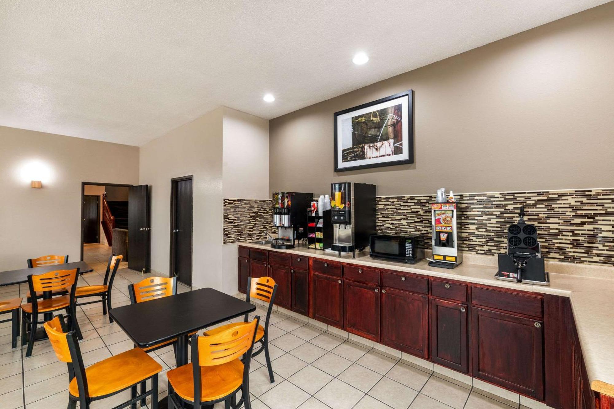 Rodeway Inn Red Oak Bagian luar foto