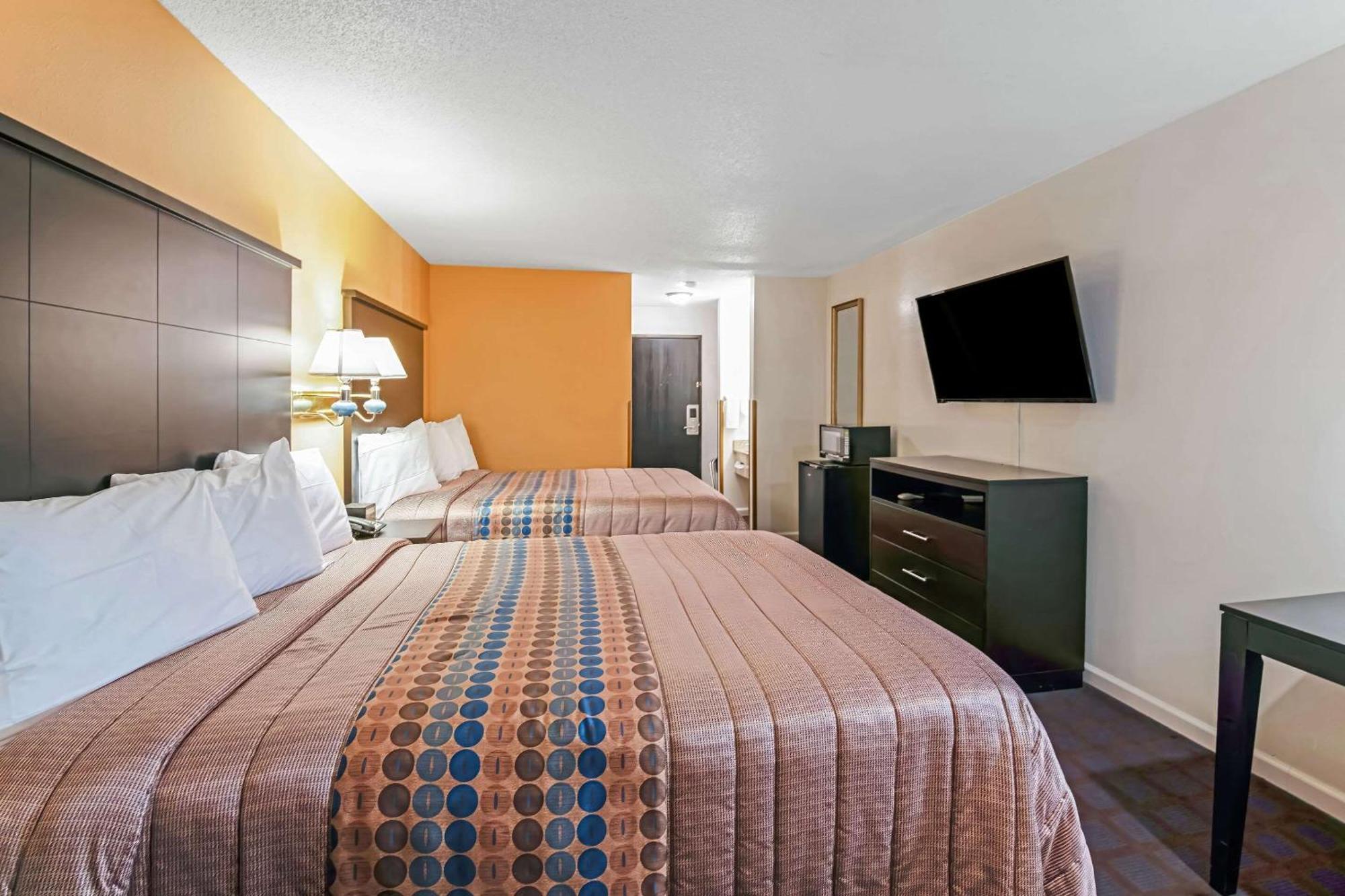 Rodeway Inn Red Oak Bagian luar foto
