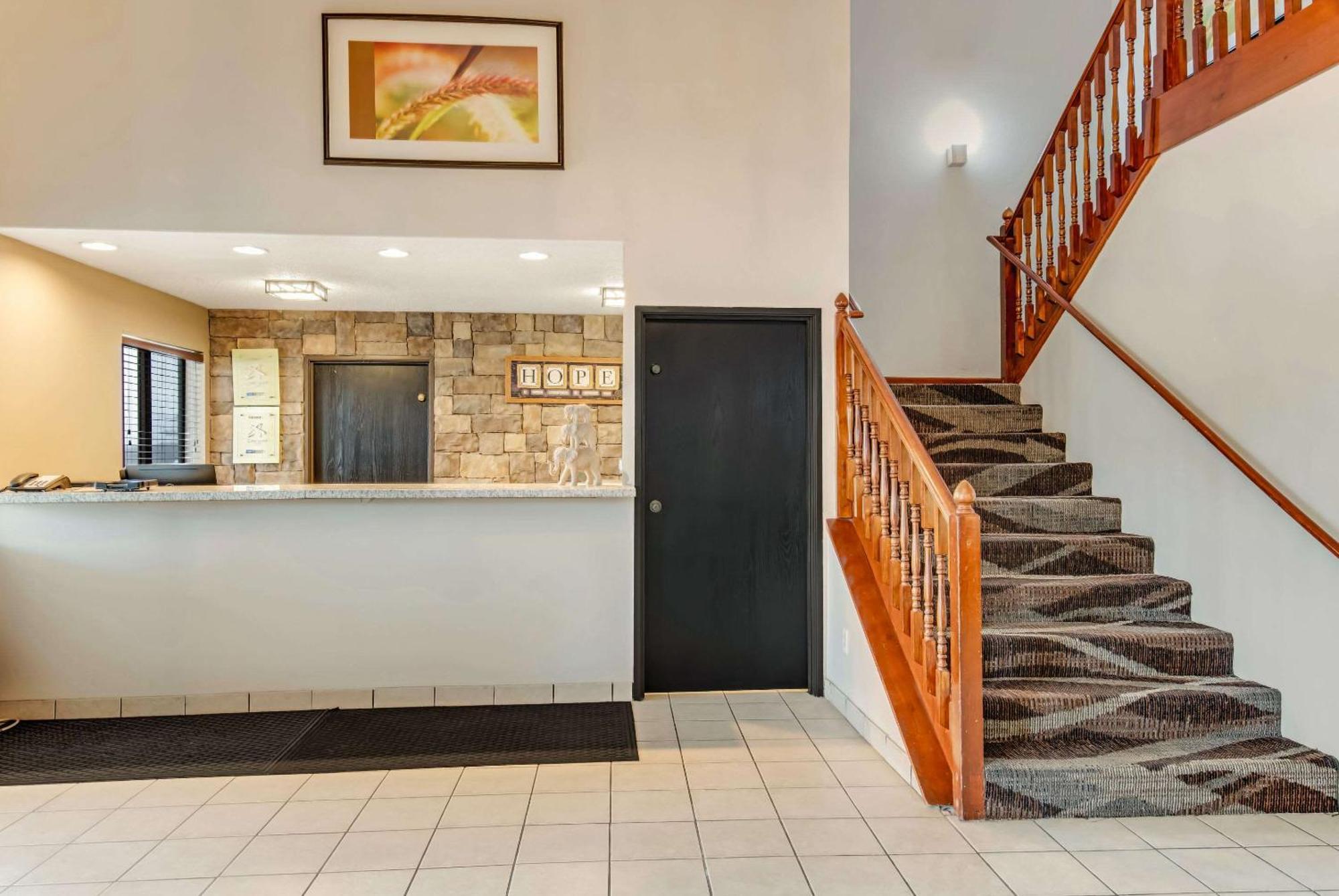 Rodeway Inn Red Oak Bagian luar foto