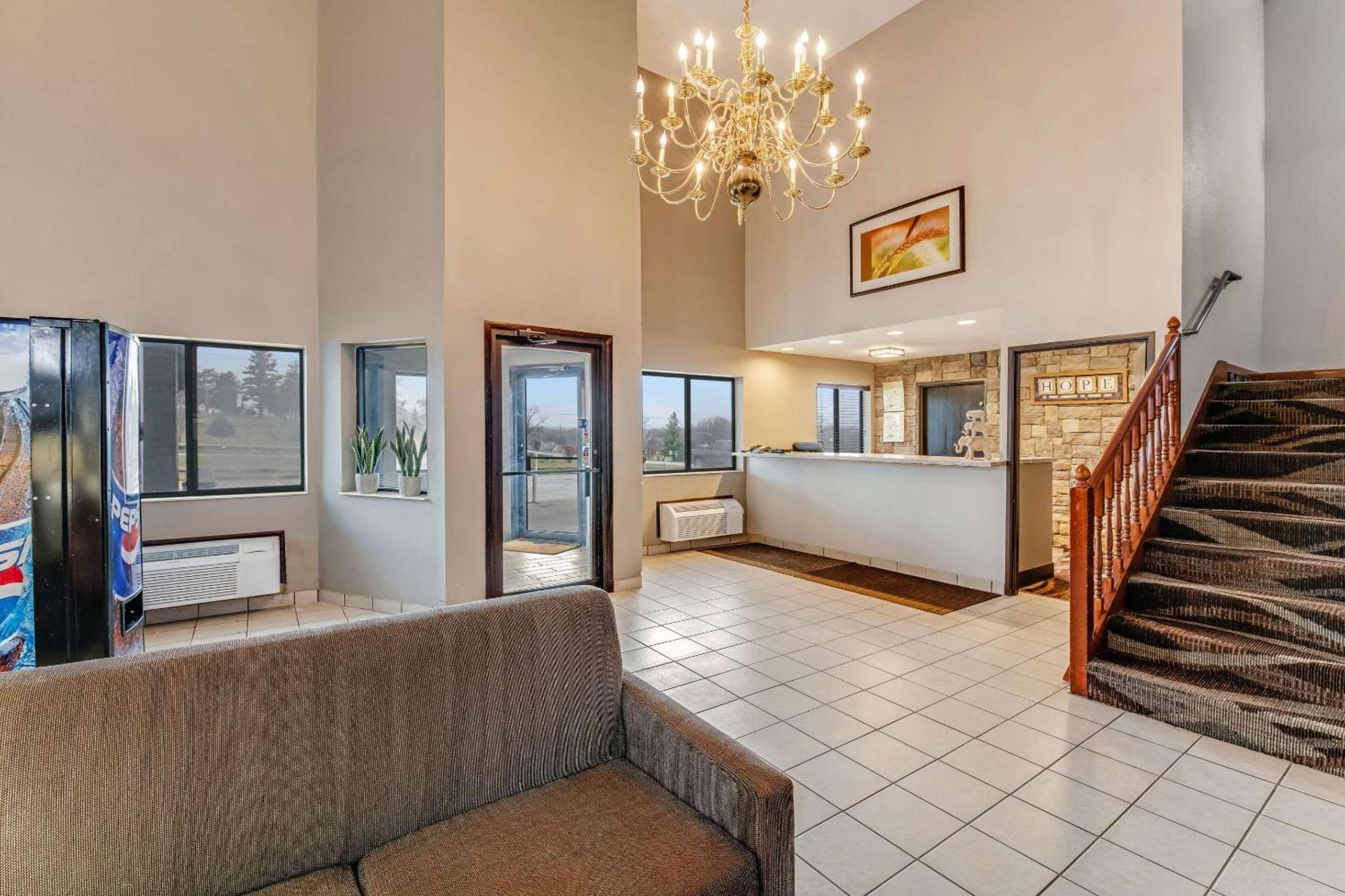 Rodeway Inn Red Oak Bagian luar foto