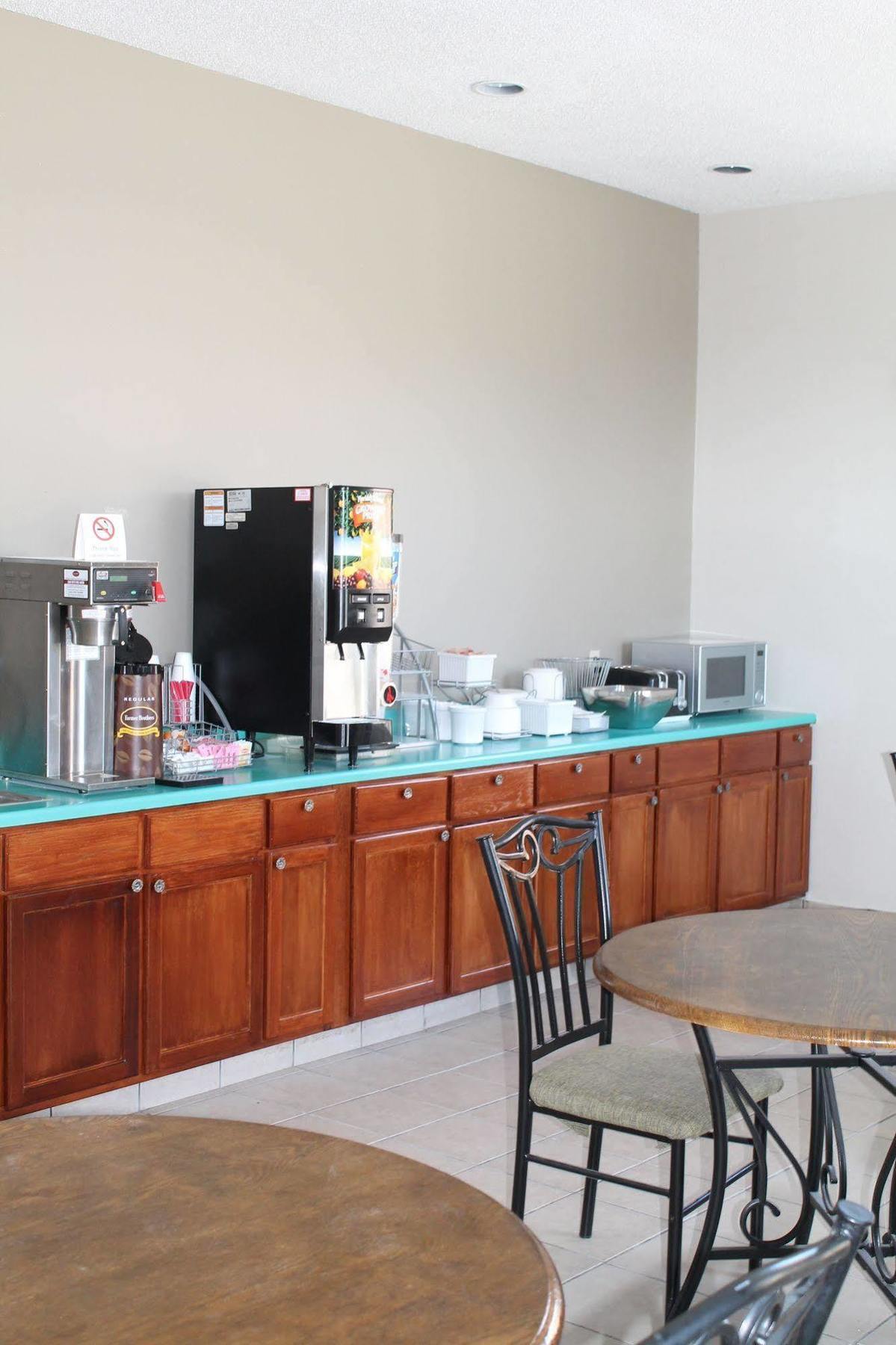 Rodeway Inn Red Oak Bagian luar foto